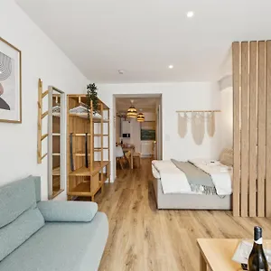 Gemuetliches 2 Ambient Mit Queensize-bett , Etagenbett& Schlafsofa In Alsternaehe Hamburg